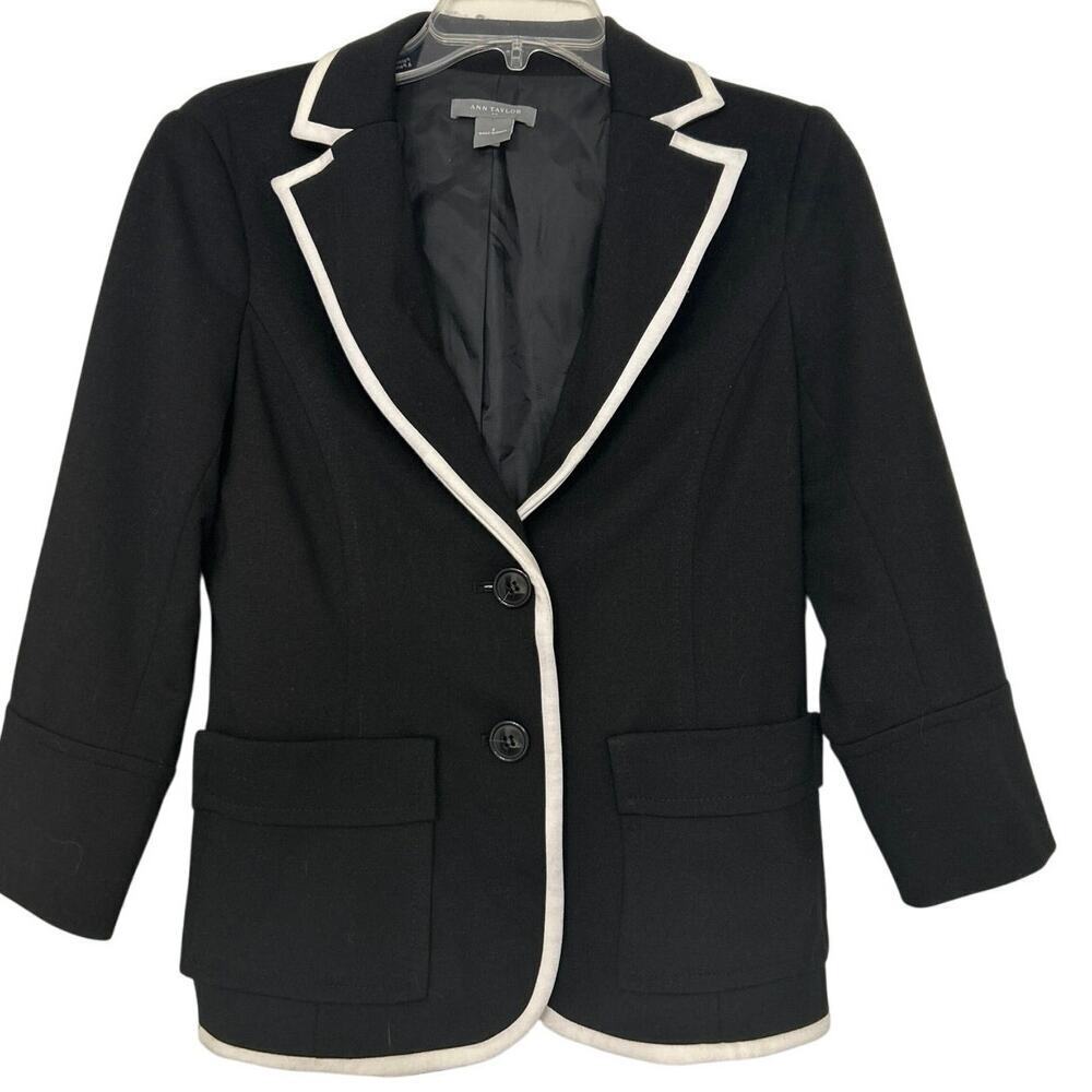 Ann Taylor Black/White Stretch Knit Cropped Blazer Size 2
